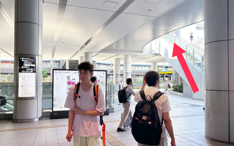 JR大阪駅御堂筋口からの道順２
